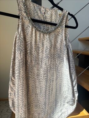 Beaded Neck Sleeveless Blouse in Light Silver-Taupe
